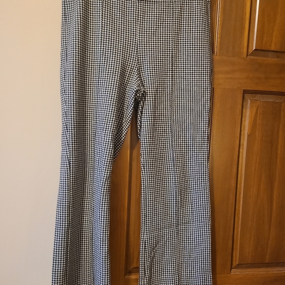 Anthropologie Cartonnier Cropped Bootcut Stretch Pants, size L - Picture 3 of 4